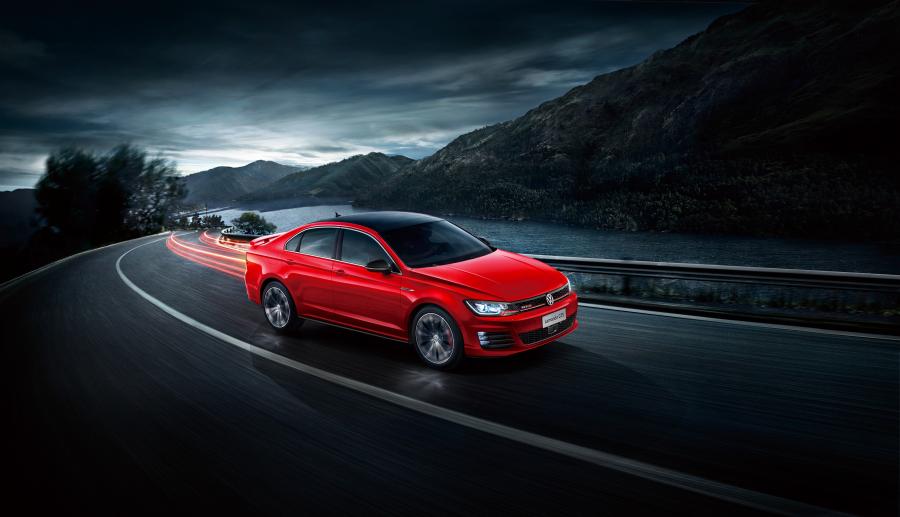  Volkswagen Lamando GTS 2016 года  (фото 9 из 13)